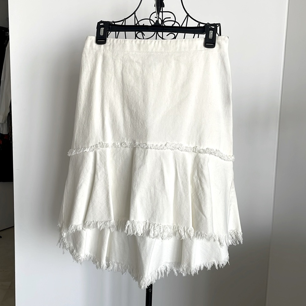 JOA WHITE FRAYED DENIM SKIRT